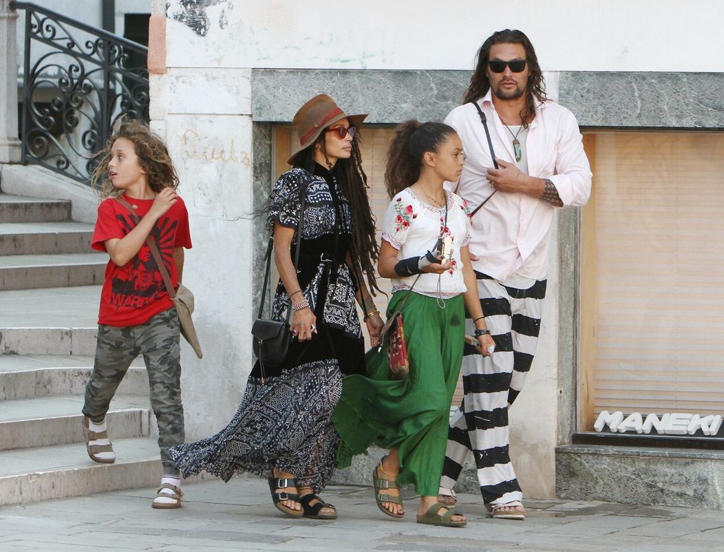 Lisa Bonet a Jason Momoa s deťmi v Benátkach, 2019