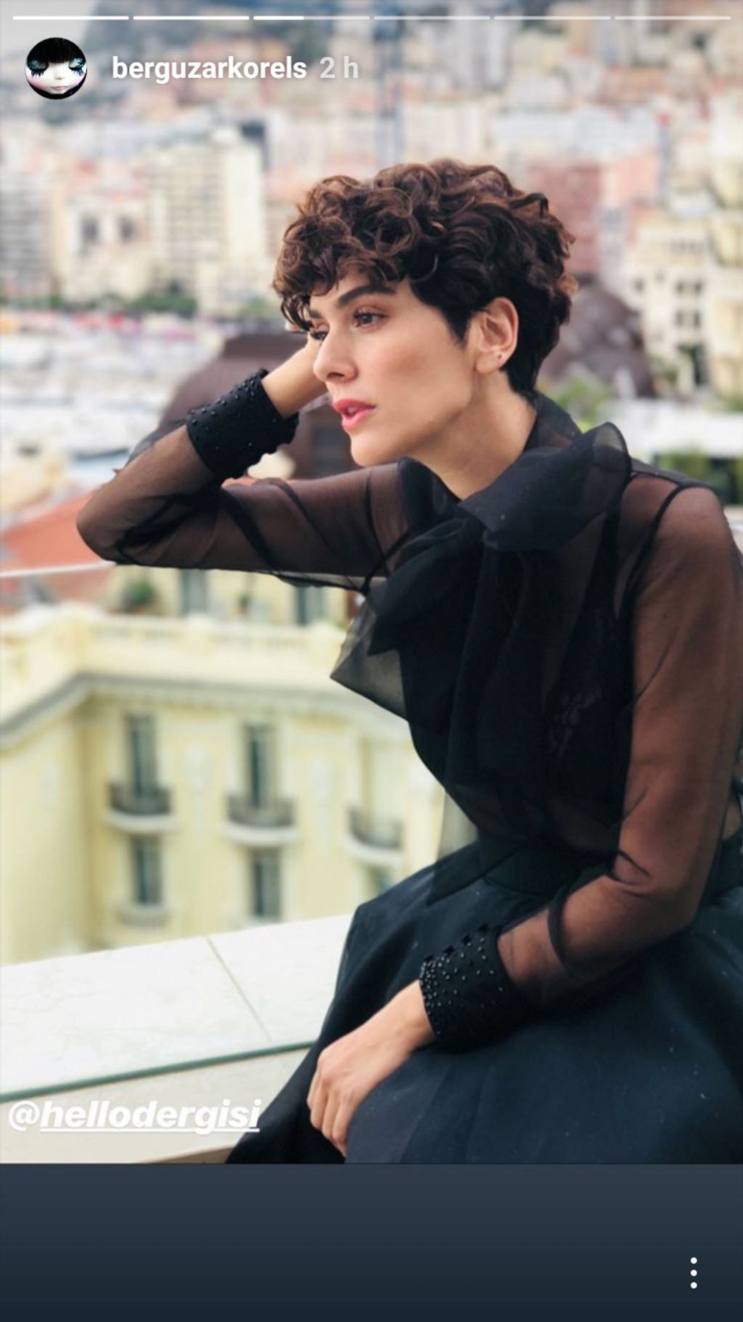 Bergüzar Korel pre Hello