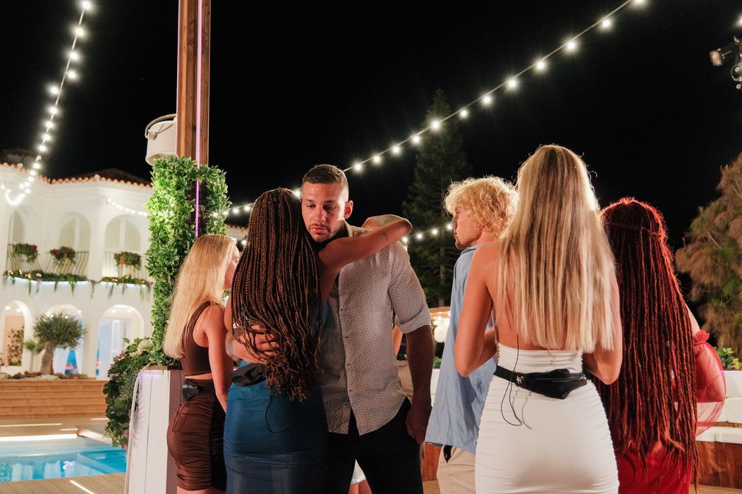 Dojemná rozlúčka s Luom a Mariam.