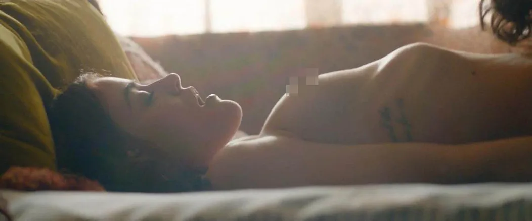 Lucy Hale v novom filme Dude