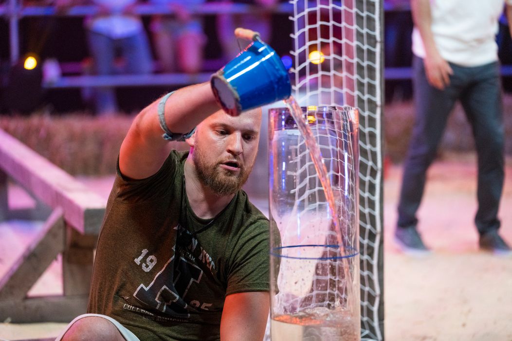 Duel pomocníkov, Farmu neopustil nikto, Matúš novým farmárom týždňa