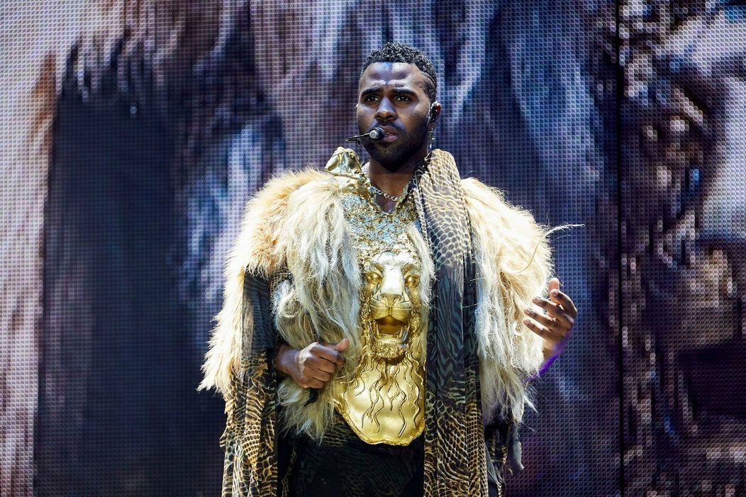 Jason Derulo počas koncertu v rámci 2Sides World Tour