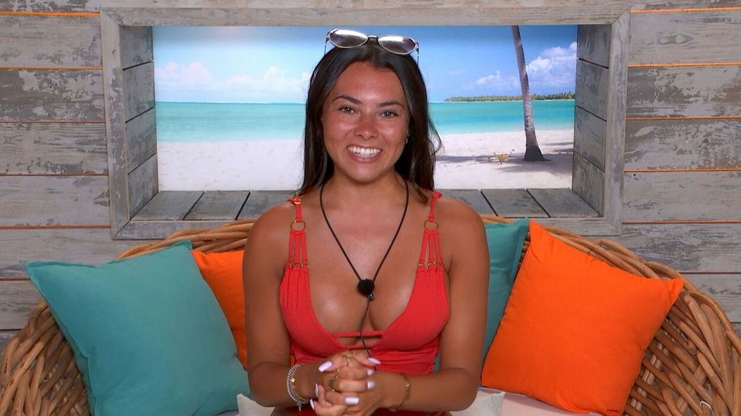 Paige Thorne v Love Islande