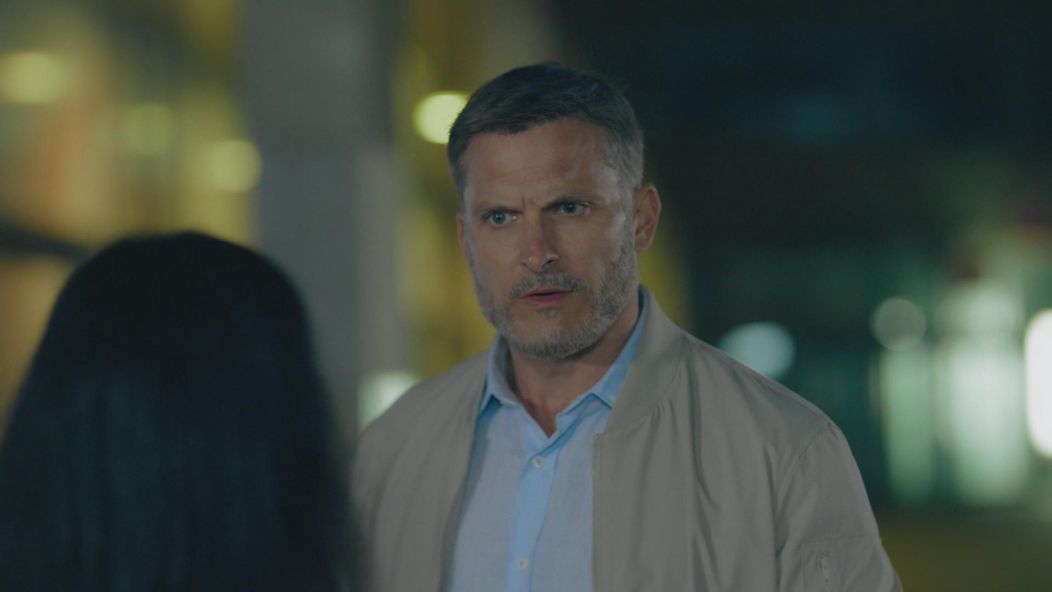 Andrej stretne ženu, ktorú vidí vo svojich spomienkach, no nevie, akú úlohu v jeho živote hrala.