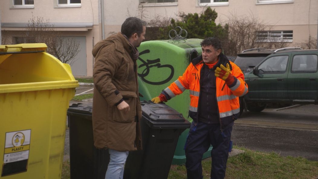 Marek zaskočí aj smetiara.