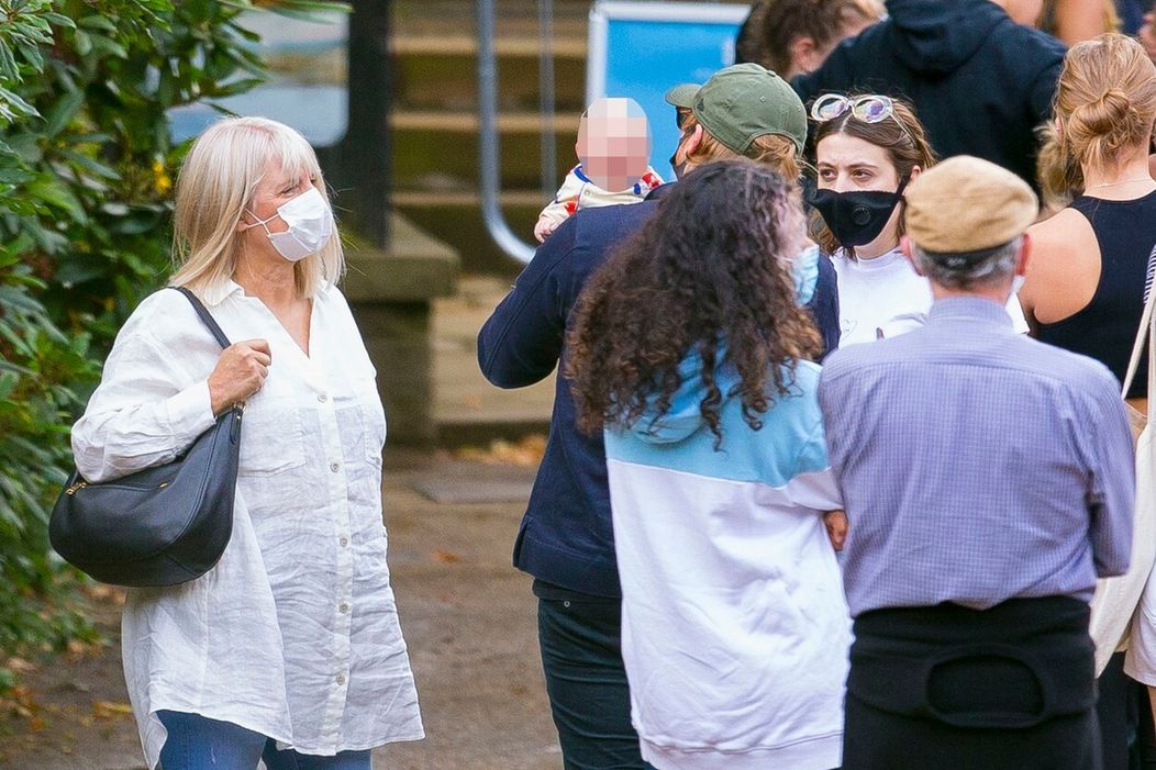 Nadšení z paparazzov určite neboli