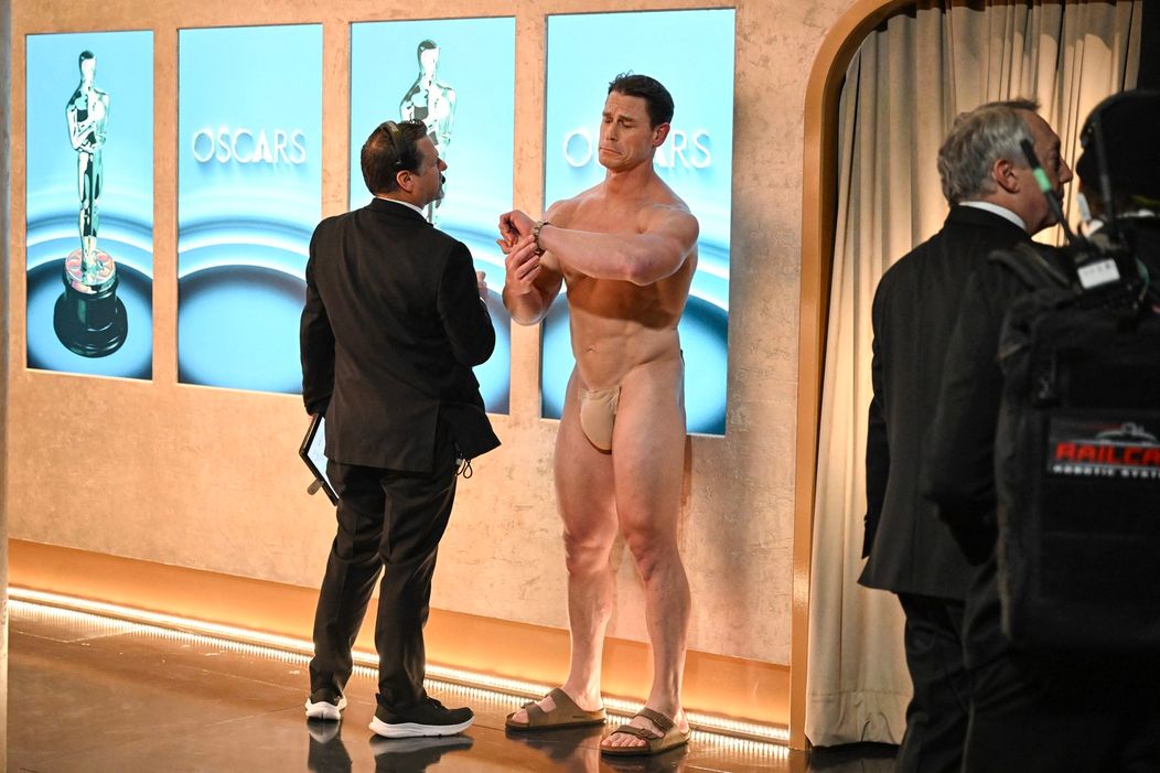 John Cena (takmer) nahý na Oscaroch