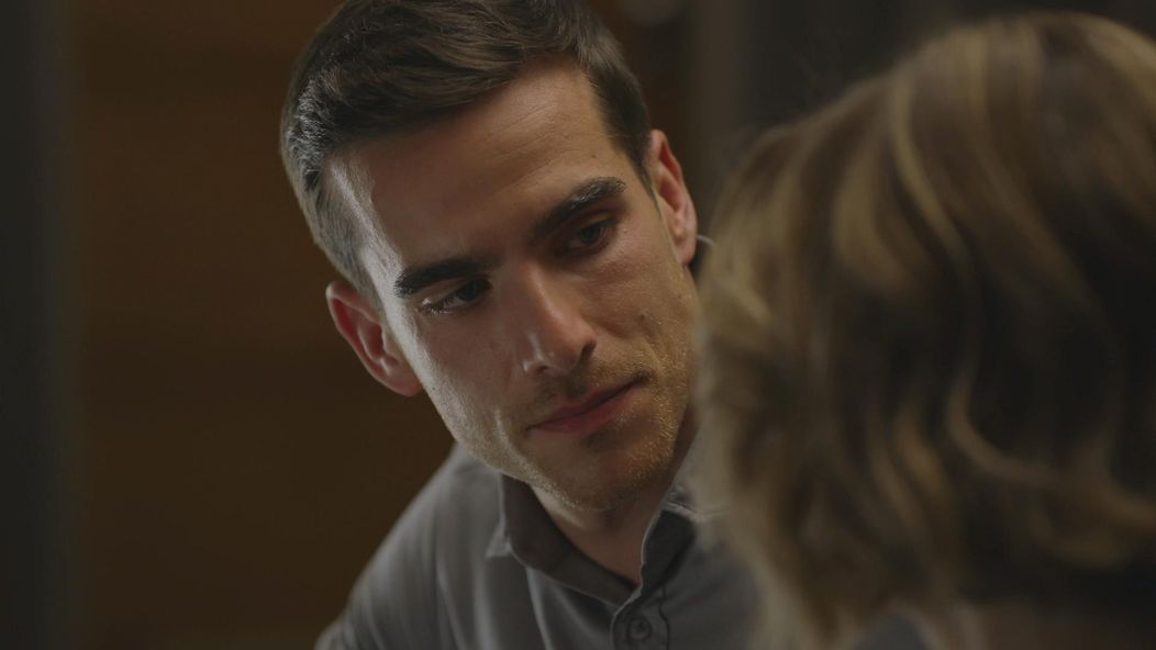 Lucia (Monika Horváthová) a Martin (Adam Bardy) sa zbližujú