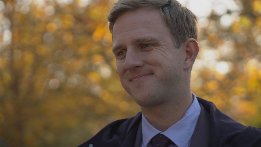 Noro tvrdí Marike, že chce o svoju rodinu bojovať.