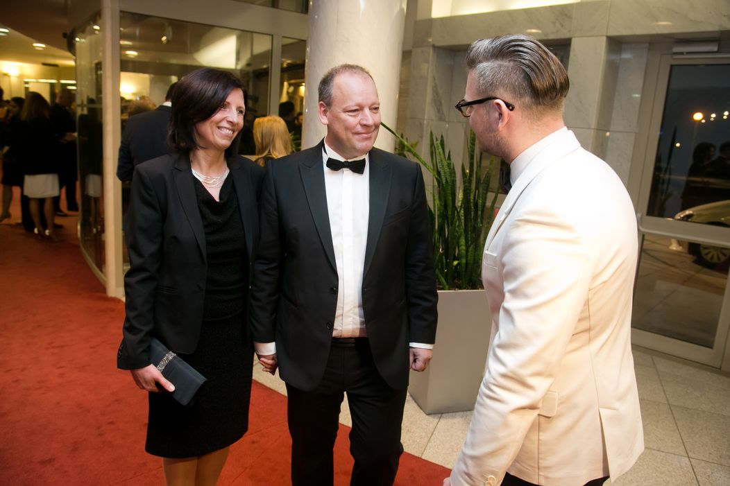 OTO, Riaditeľ Markízy Matthias Settele s partnerkou