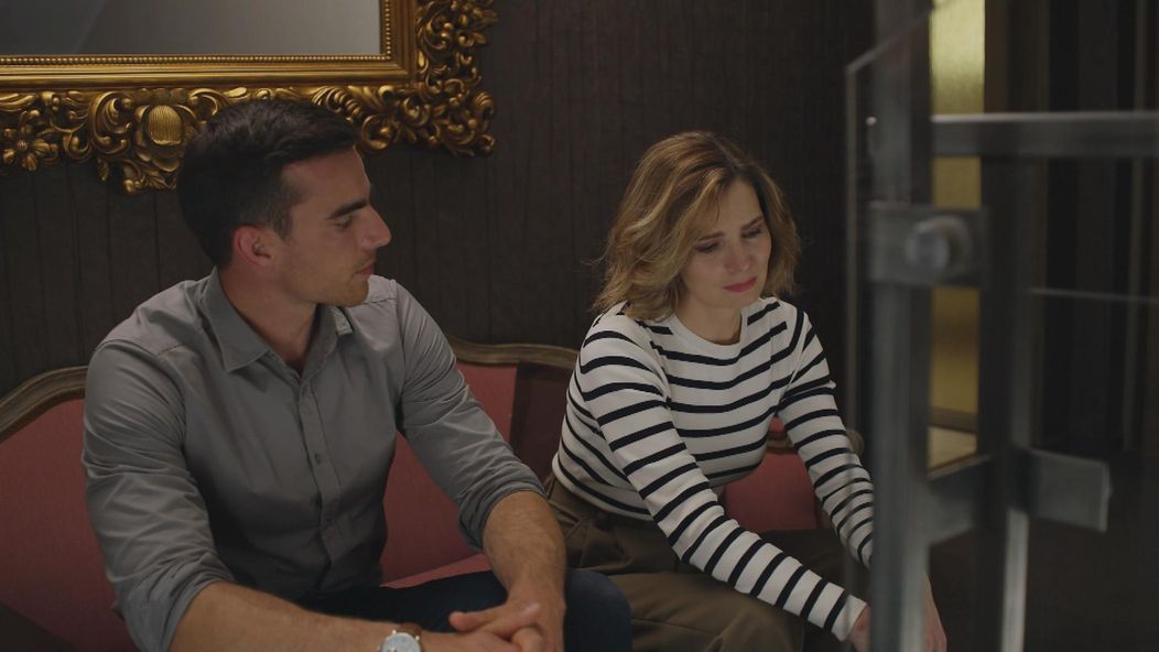 Lucia (Monika Horváthová) a Martin (Adam Bardy) sa zbližujú