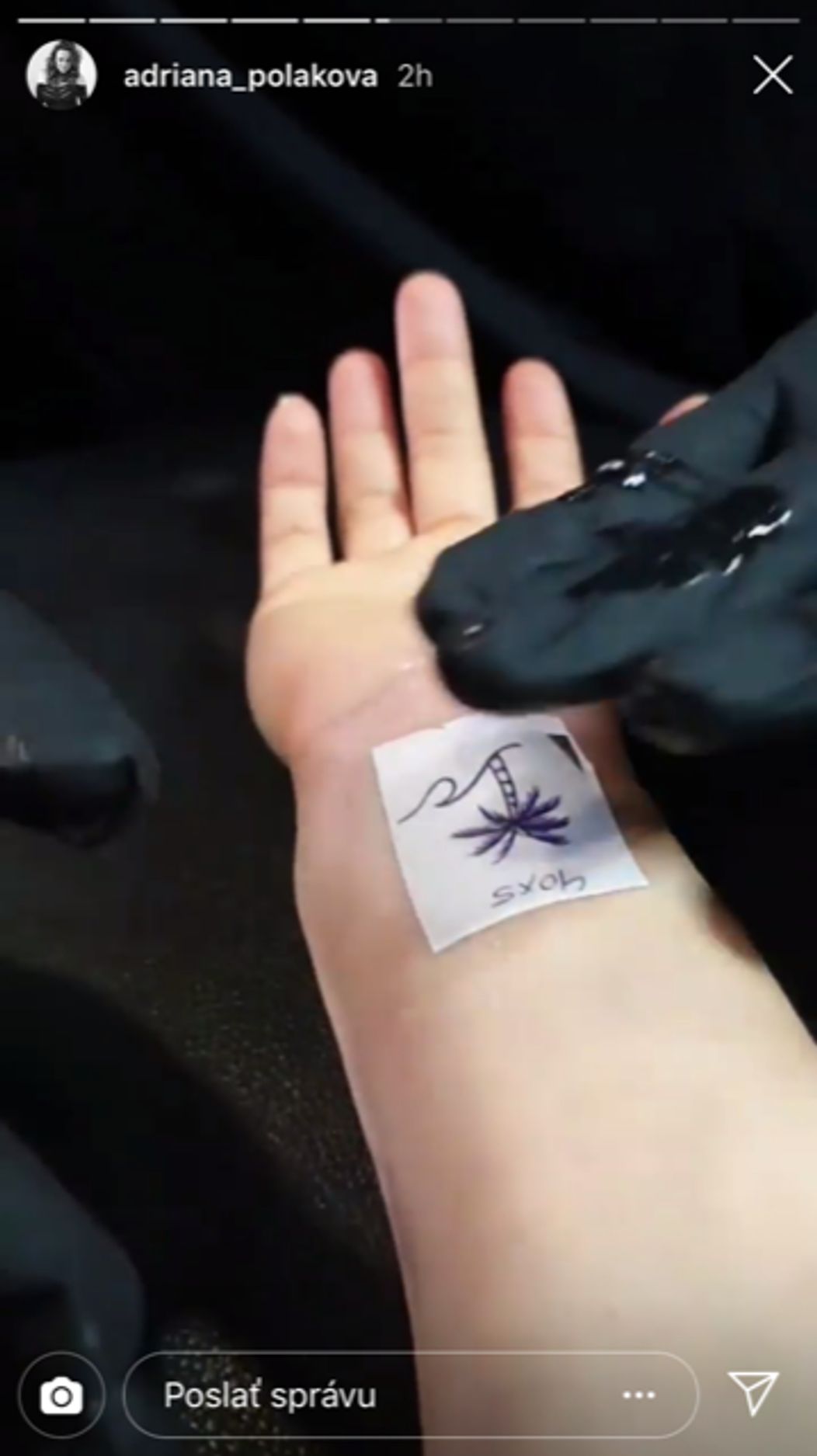 Adriana Poláková má nové tetovanie