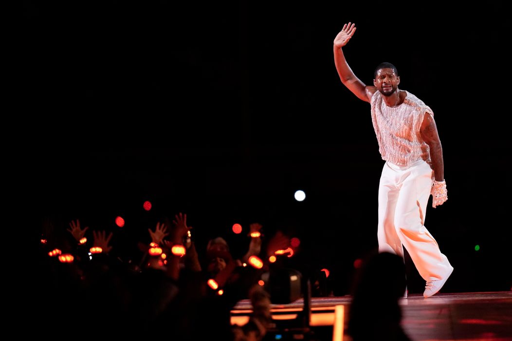 Usher ovládol Halftime Show