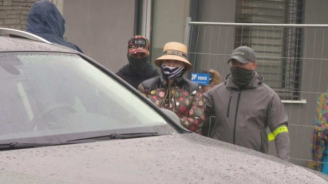 Zuzana Plačková po zadržaní NAKA v rozostavanom dome v Miloslavove.