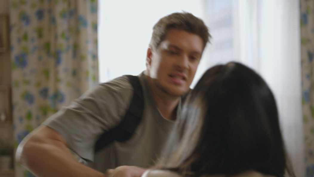 Boris je závislý na liekoch a napadol Lenku