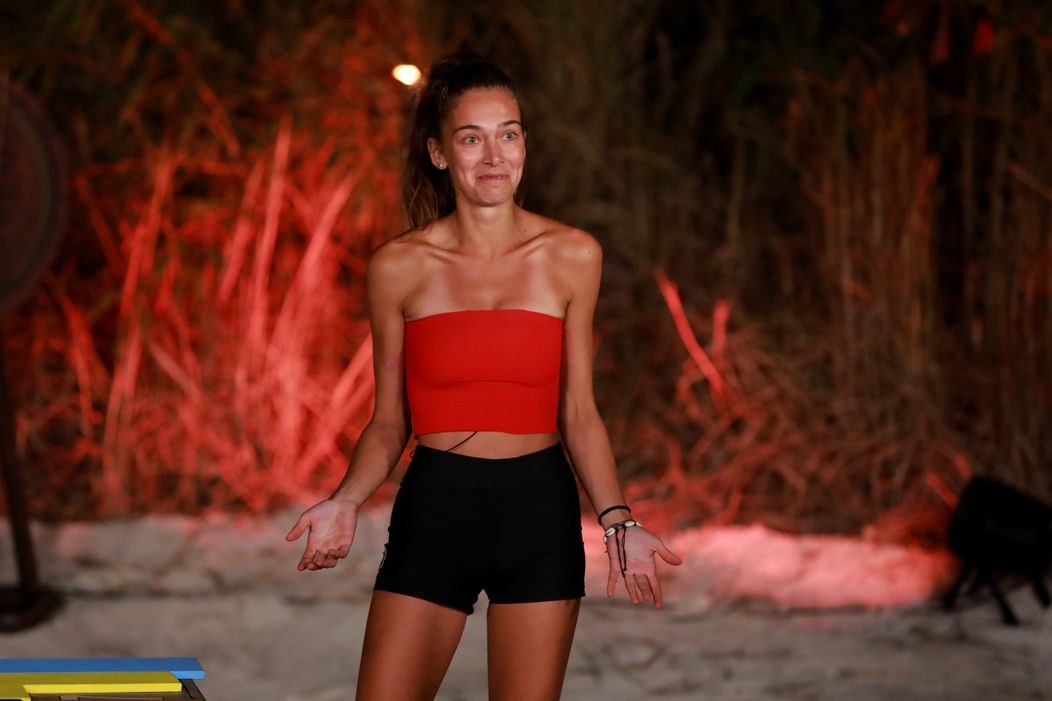 Survivor po desiatej kmeňovej rade a dueli s Andreou opustila Pavlína.