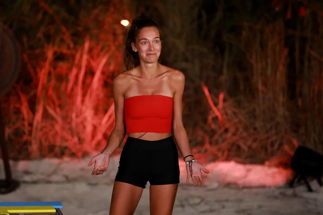 Survivor po desiatej kmeňovej rade a dueli s Andreou opustila Pavlína.