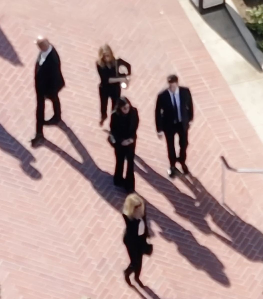 Posledné zbohom hercovi Matthewovi Perrymu prišli dať aj herci zo seriálu Priatelia