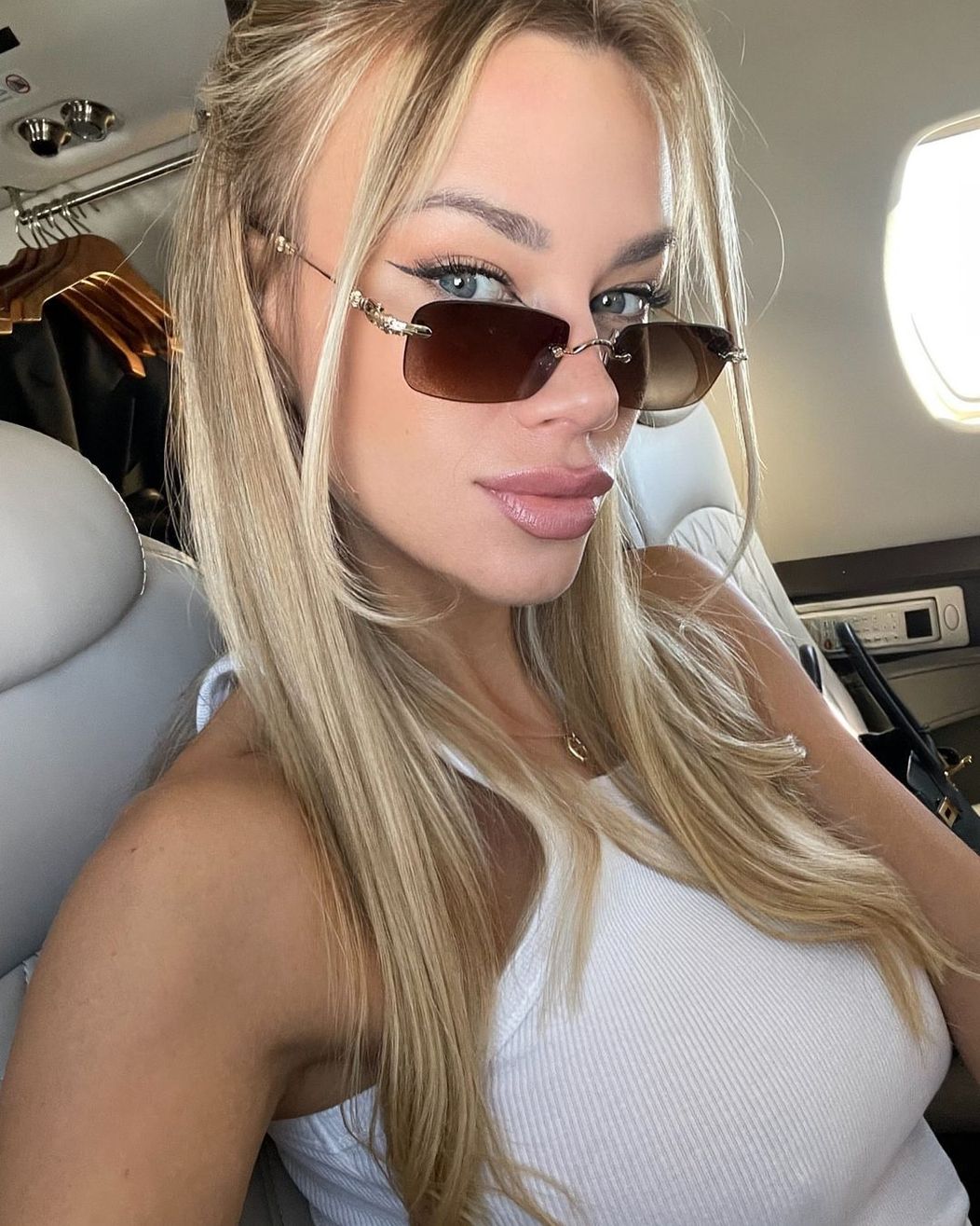 Ruská modelka žijúca v Prahe Julia Vlasovová zásobuje sociálne siete horúcimi zábermi.