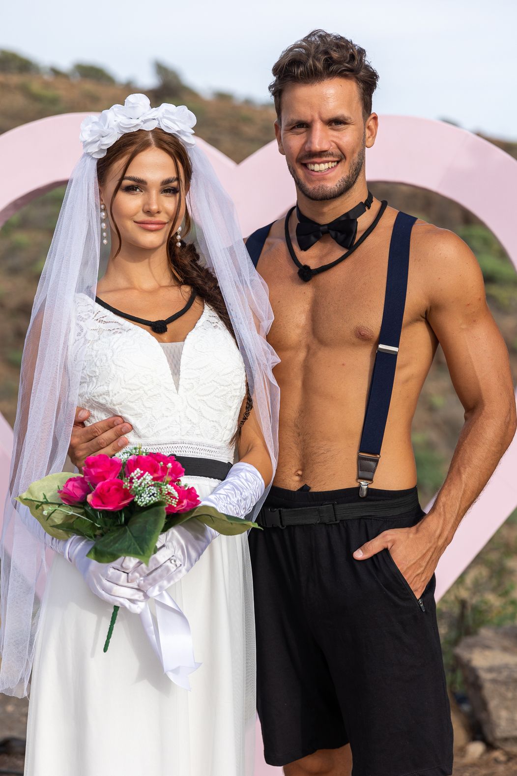 Vo vile sa "srdíčka" zahrali na ženíchov a nevesty