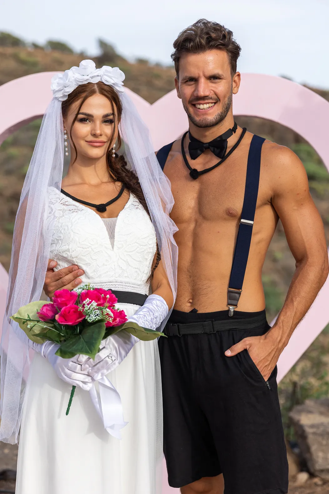 Vo vile sa "srdíčka" zahrali na ženíchov a nevesty