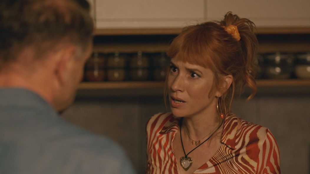 Nikol sa zosypala. Matej sa rozhodol odísť.