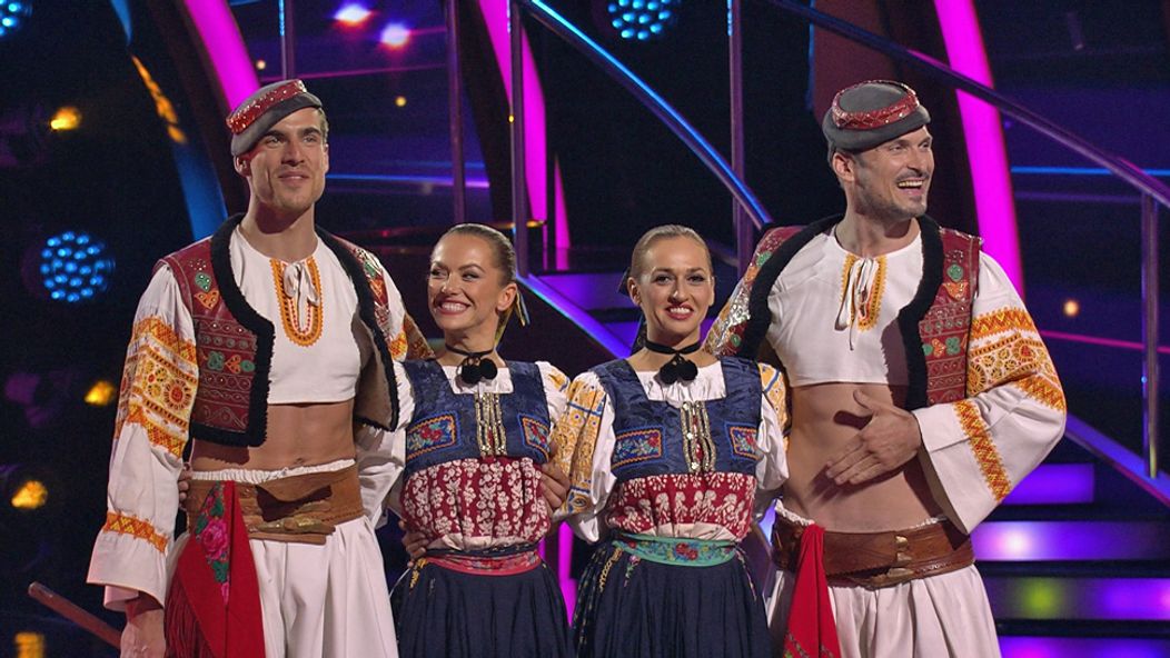 Adam Bardy a Ján Koleník s tehličkami