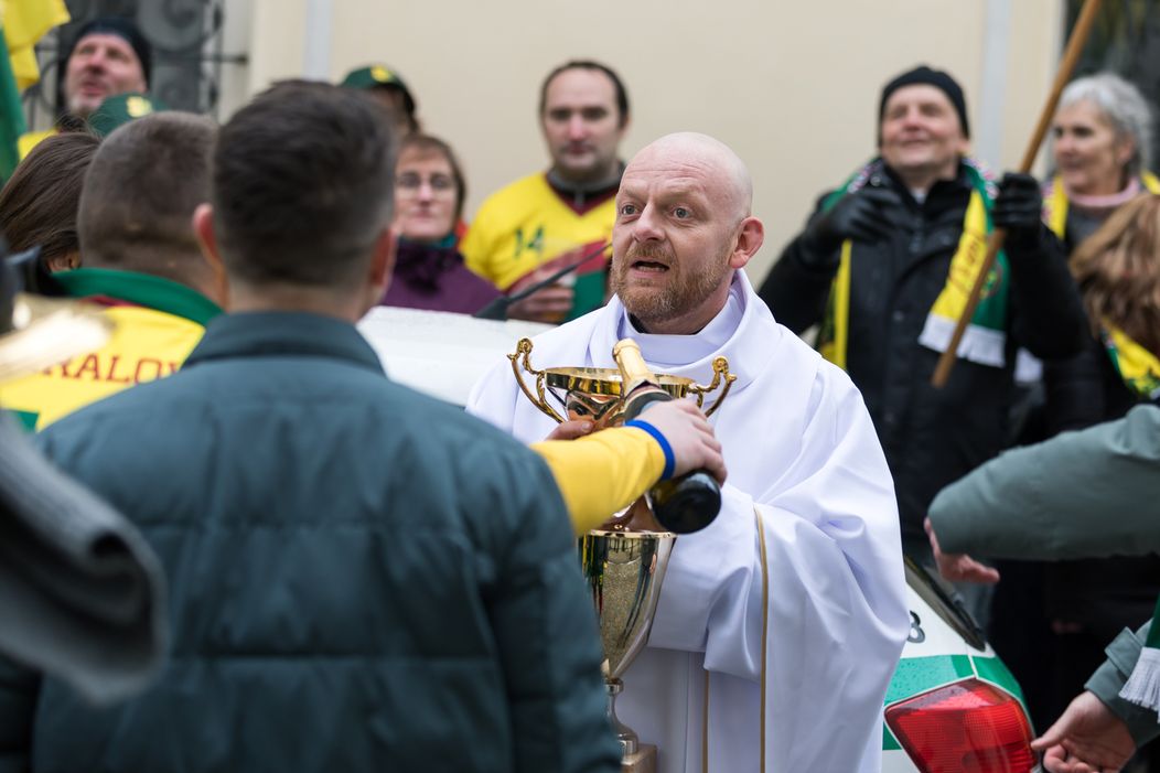 Ľuboš Kostelný v seriáli Svätý Max ako farár 