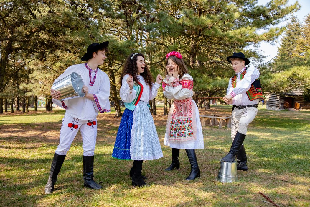 Zuzka, Rišo, Karinka a Oliver