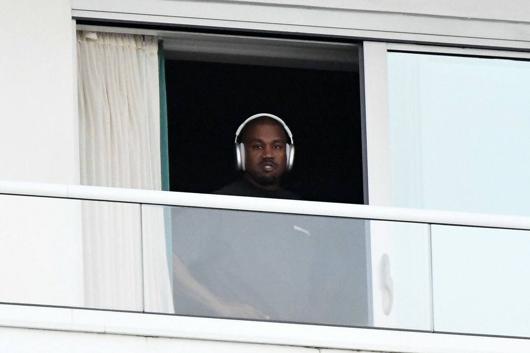 Ye