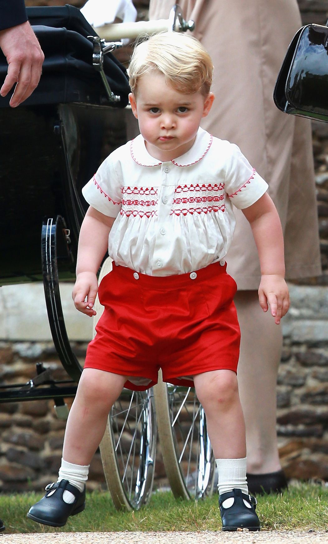 George po odchode z krstu sestry Charlotte v Sandringhame 5. júla 2015. 
