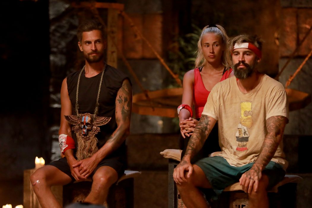 Survivor po desiatej kmeňovej rade a dueli s Andreou opustila Pavlína.