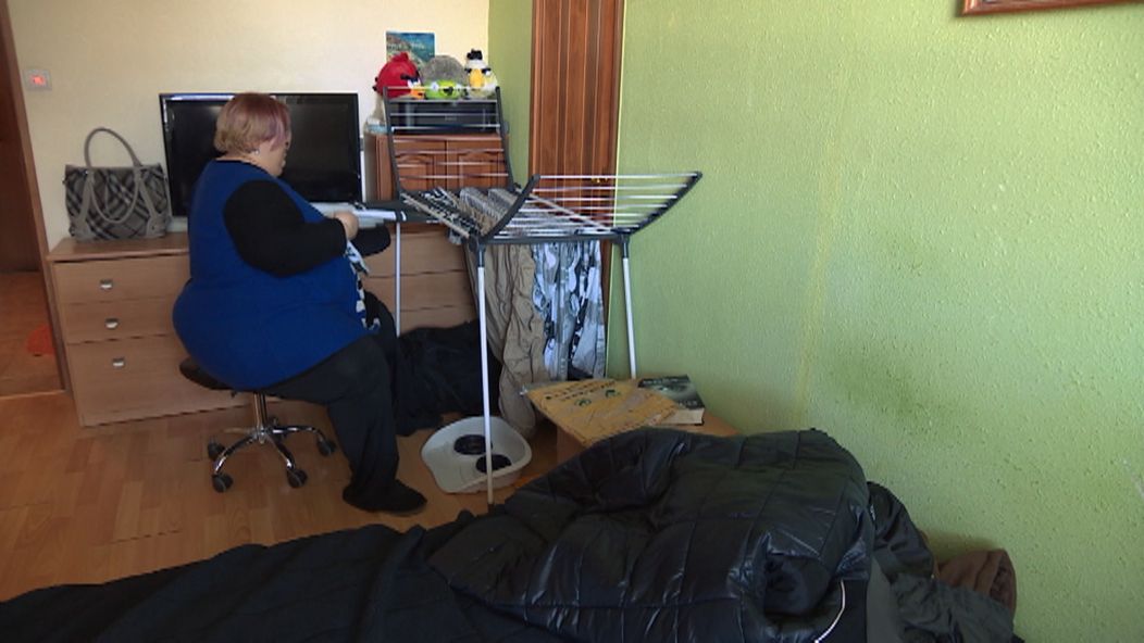 Silvia zo stoličky aj umýva riady či vešia bielizeň. Chodiť po byte nevládze