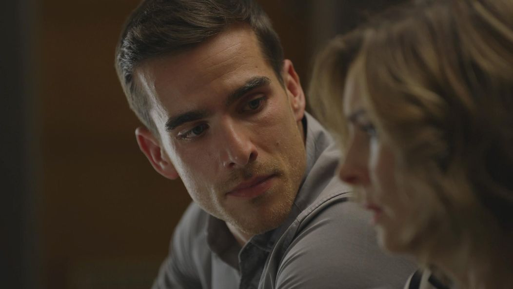 Lucia (Monika Horváthová) a Martin (Adam Bardy) sa zbližujú