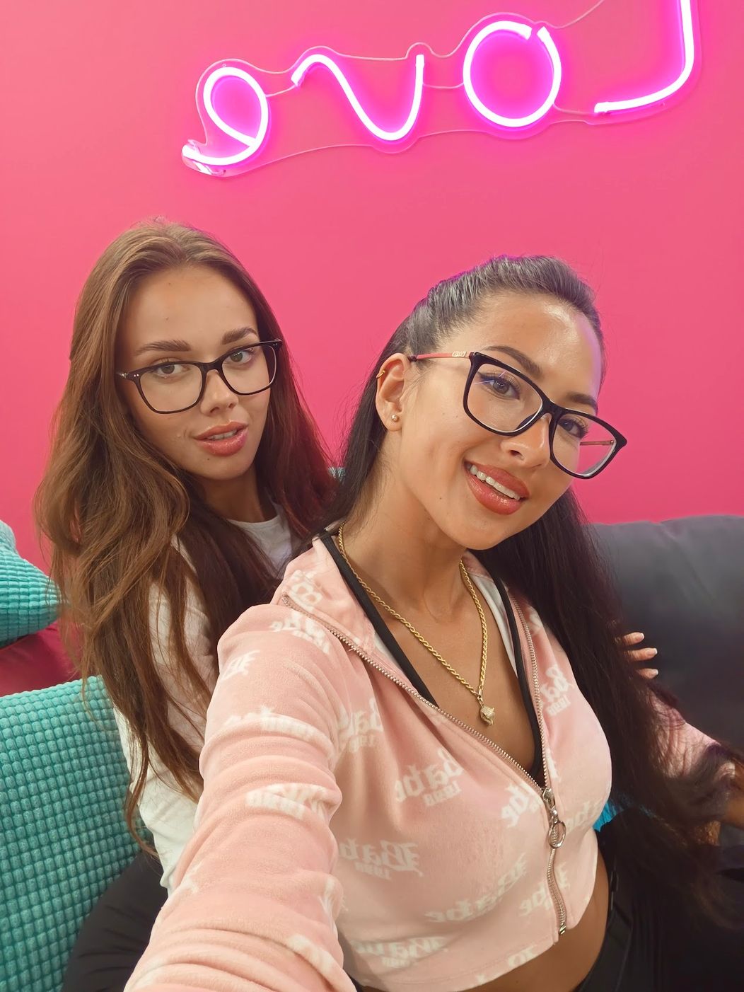 Gabriela a Mishala