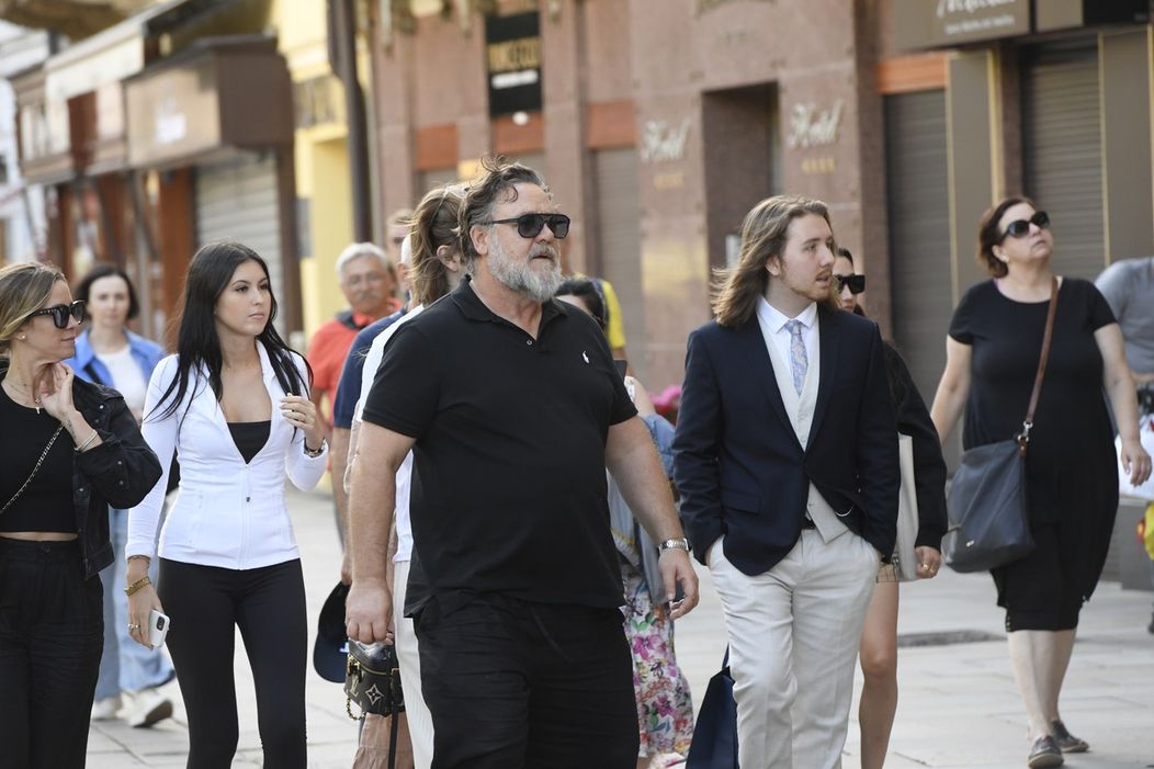 Russell Crowe je už v Karlových Varoch