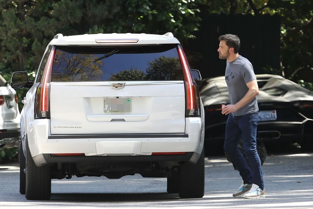 Ben Affleck opúšťa SUV patriace J Lo