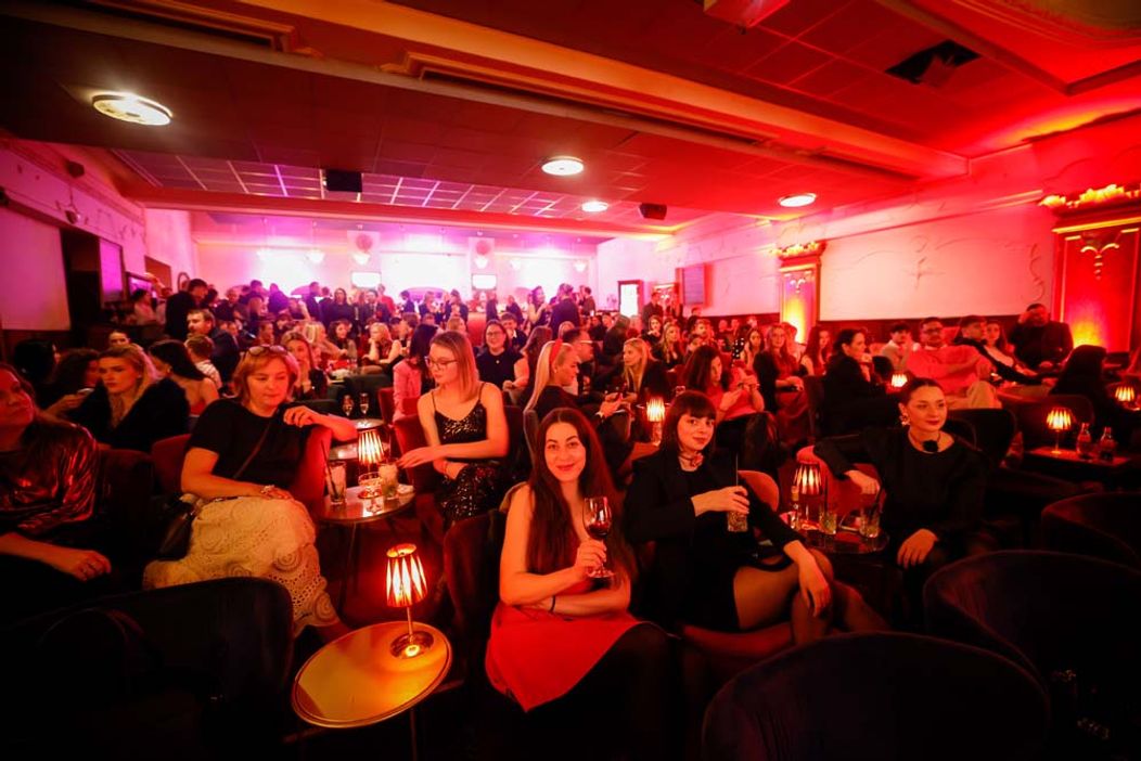 Slávnosté premietanie finále Ruže pre nevestu Česko