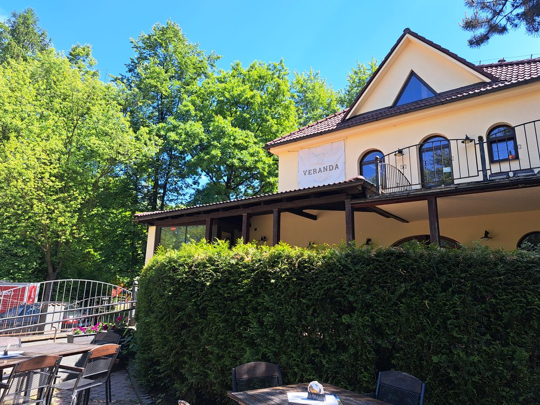 Na nože verzus Ruža - Na obed do Verandy sme pozvali Juliu