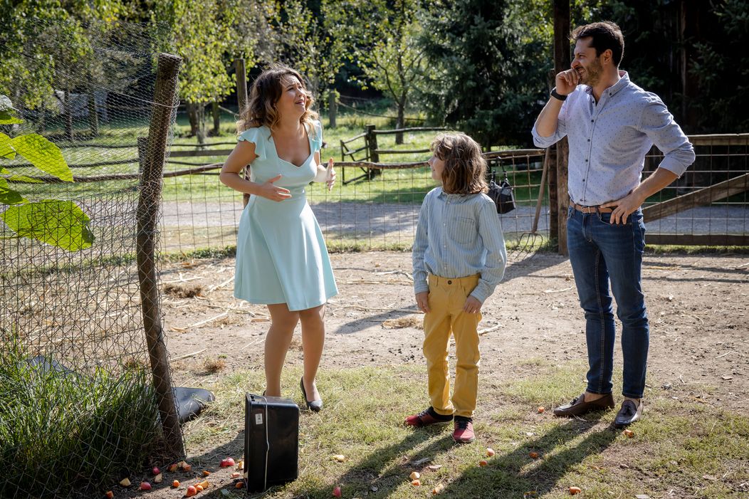 Sisa, Max a Alex na Farme
