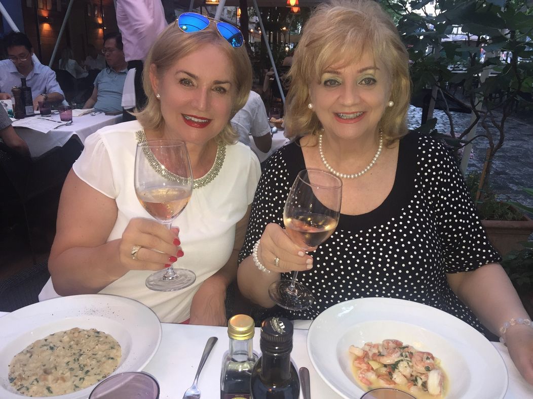 Ada a Nora sú dlhoročné priateľky