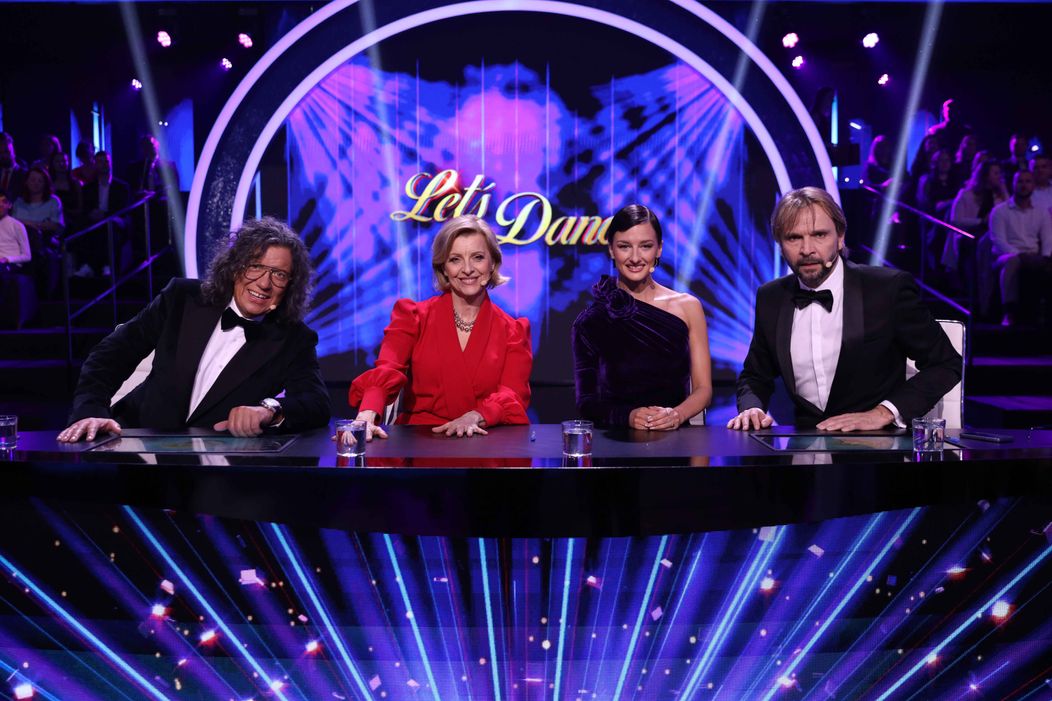 Richard Genzer, Tatiana Drexler, Laura Arcolinová a Ján Ďurovčík v šou Let's Dance