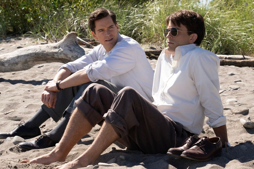 Jonathan Bailey a Matt Bomer v seriáli Fellow Travelers