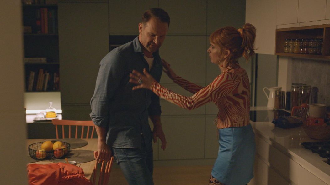 Nikol sa zosypala. Matej sa rozhodol odísť.