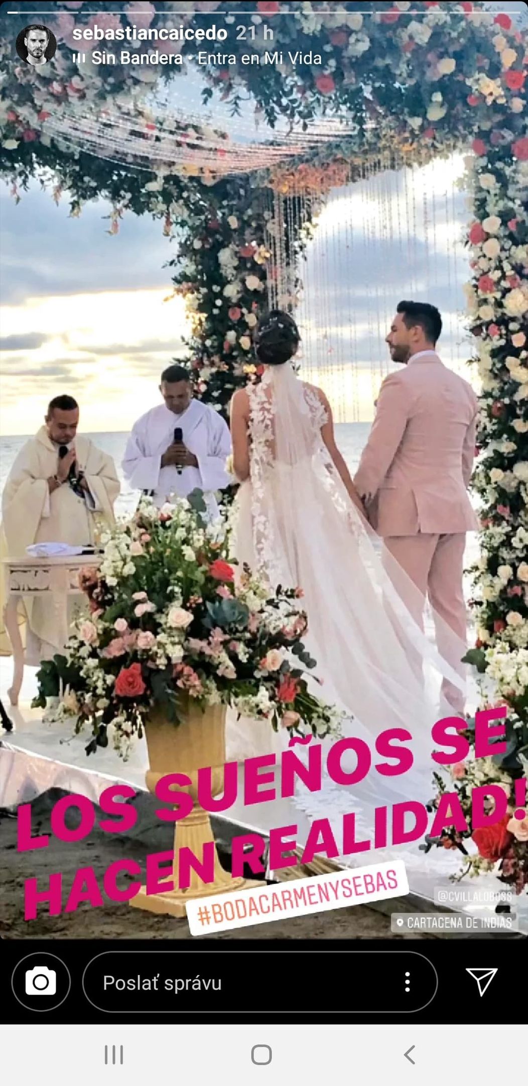 Košičan Andrej Košarišťan reaguje v dueli na ľade Slovana Bratislava.