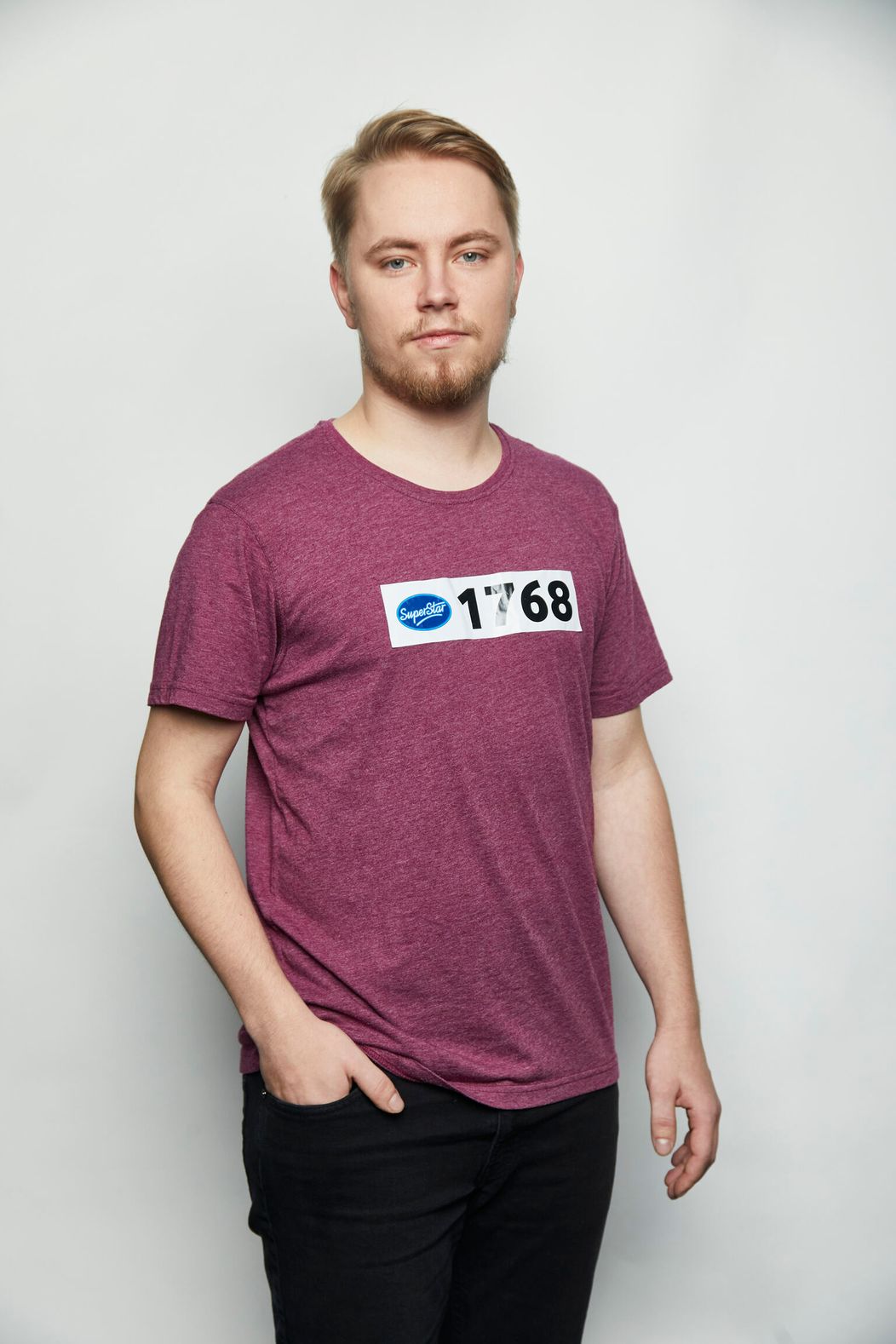 Michal v prvom kole postúpil.