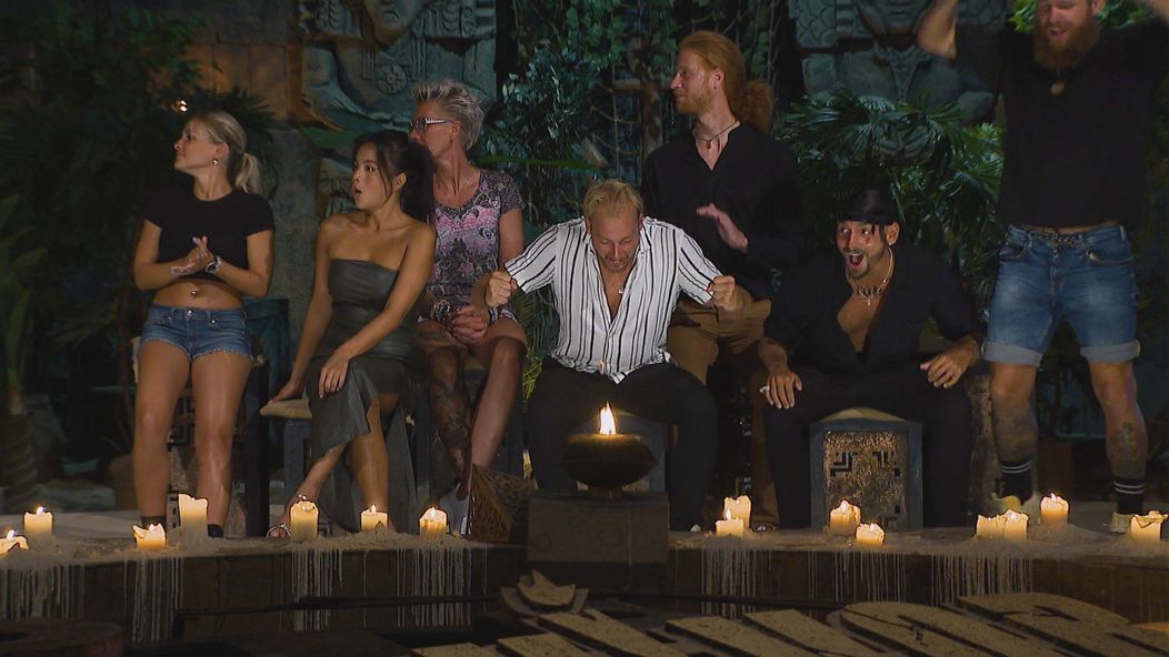 Na poslednej kmeňovej rade dostal najviac hlasov Tomáš a v dueli mu na Mikýřa nestačili sily.