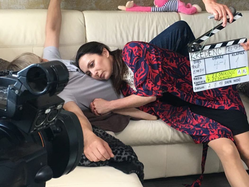 Heňa Mičkovicová v Kredenci