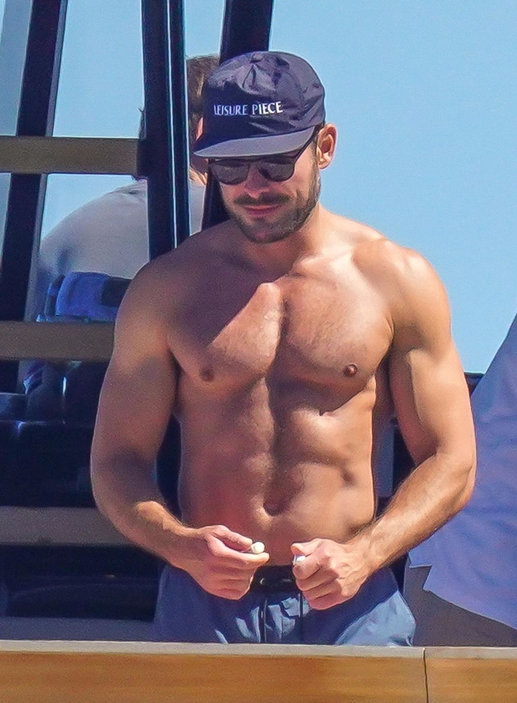 Zac Efron trávi leto v Európe