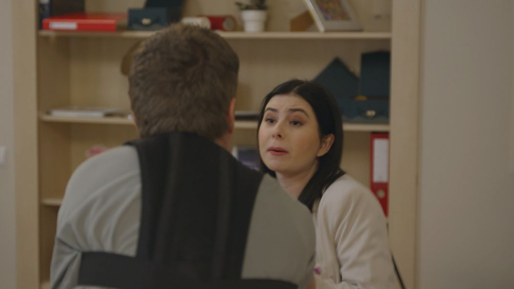 Boris je závislý na liekoch a napadol Lenku